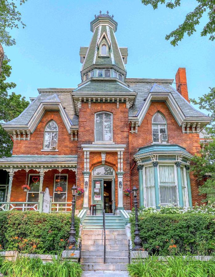Hochelaga Inn Кингстон Экстерьер фото