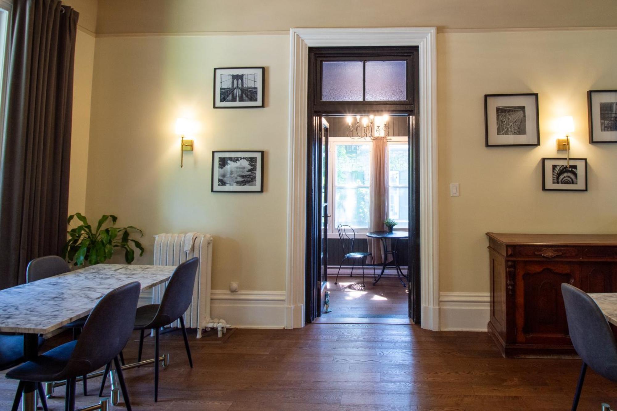 Hochelaga Inn Кингстон Экстерьер фото