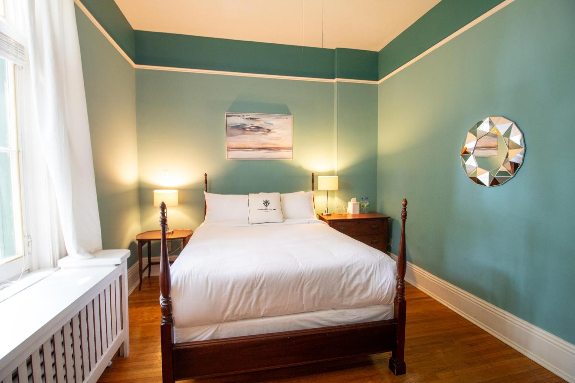 Hochelaga Inn Кингстон Экстерьер фото