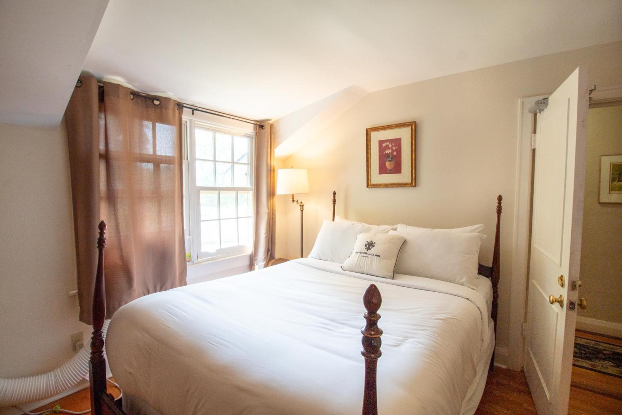 Hochelaga Inn Кингстон Экстерьер фото