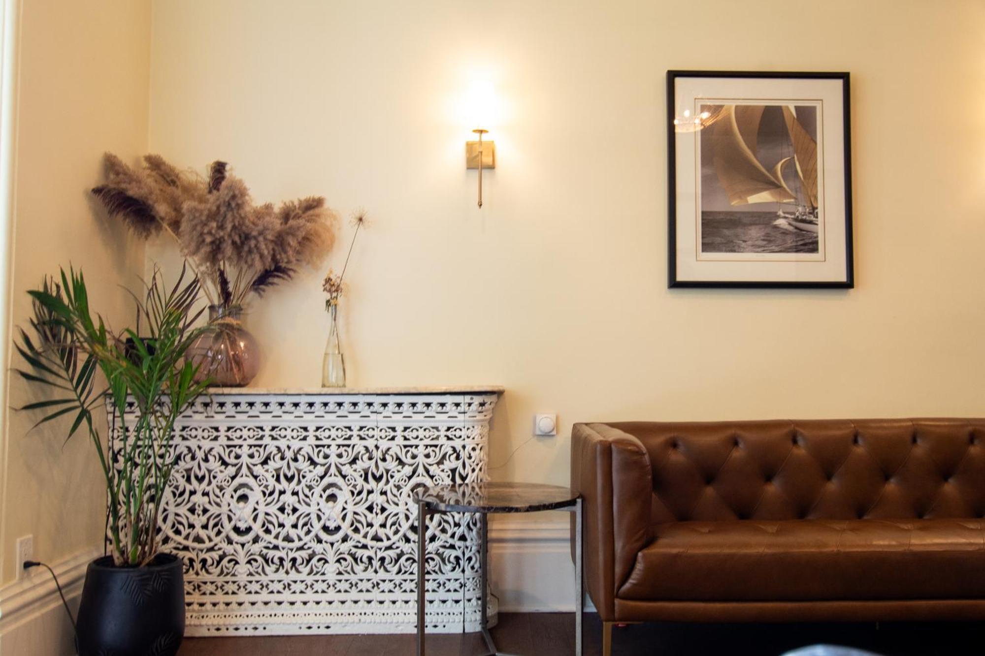 Hochelaga Inn Кингстон Экстерьер фото