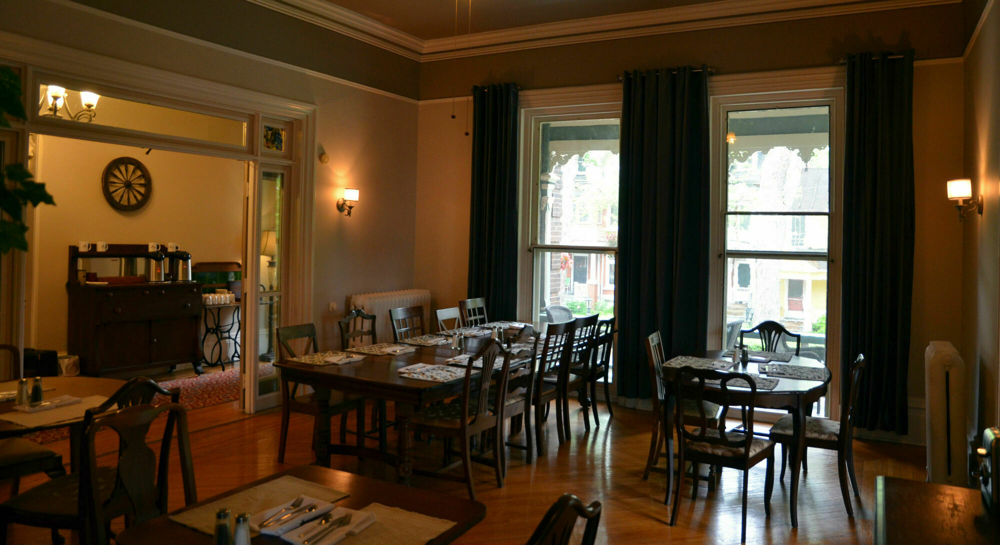 Hochelaga Inn Кингстон Экстерьер фото