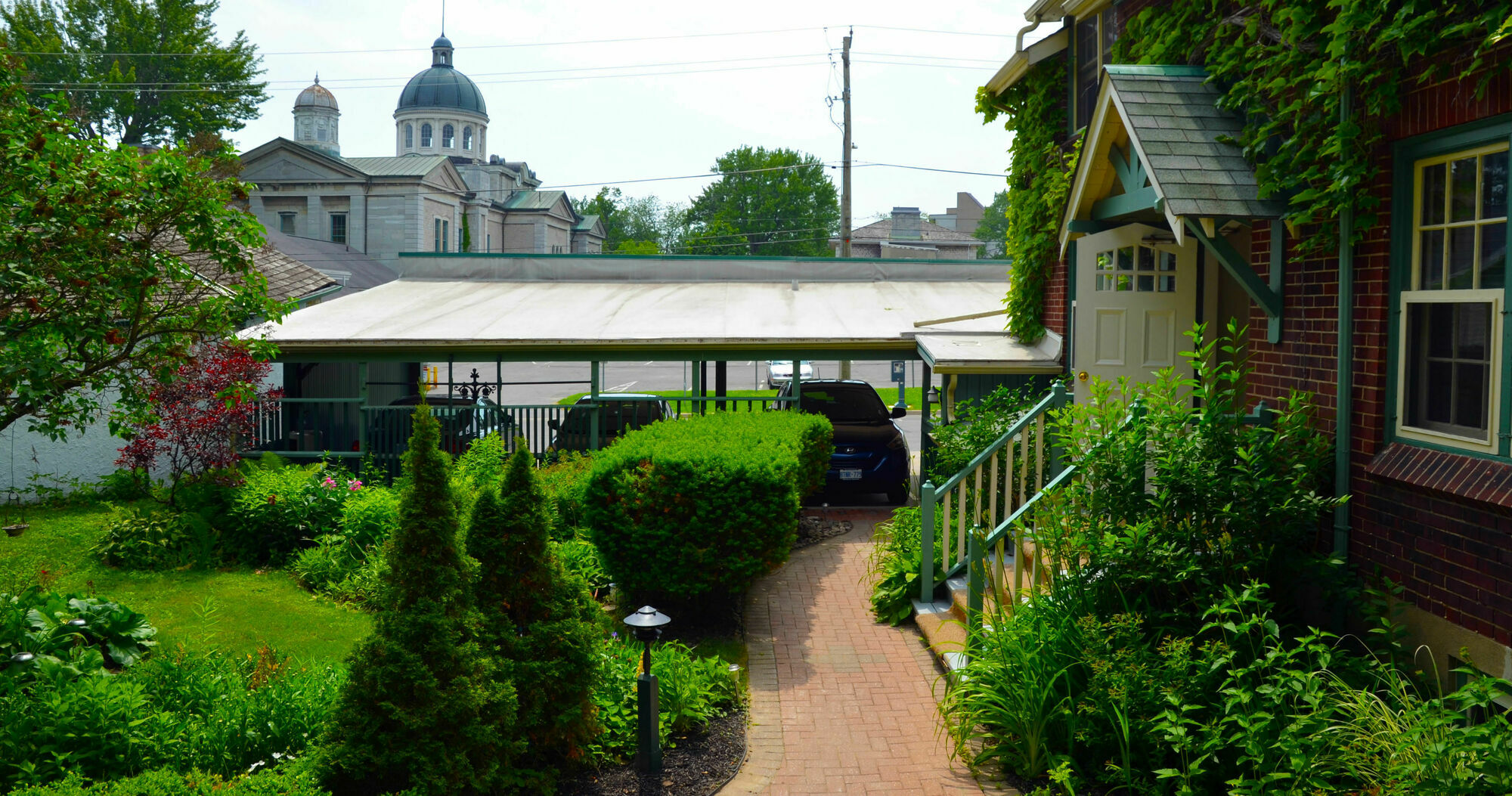 Hochelaga Inn Кингстон Экстерьер фото